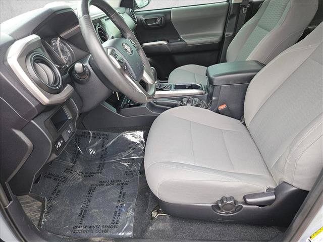Used 2019 Toyota Tacoma SR5 AWD/4WD image 16