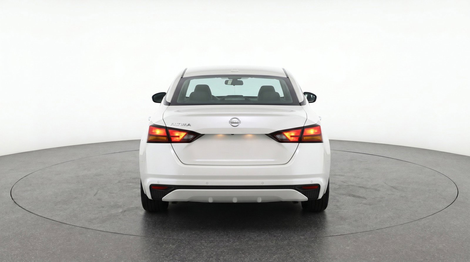 Used 2025 Nissan Altima 2.5 SV FWD image 7