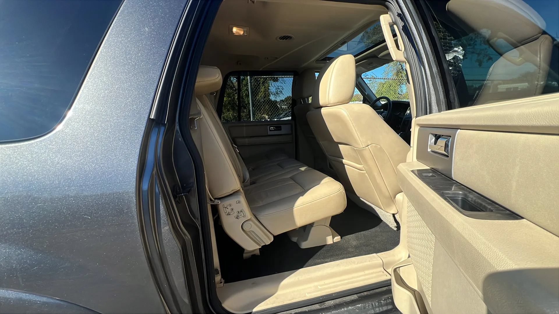 Used 2017 Ford Expedition EL Limited w/ Equipment Group 301A AWD/4WD image 29