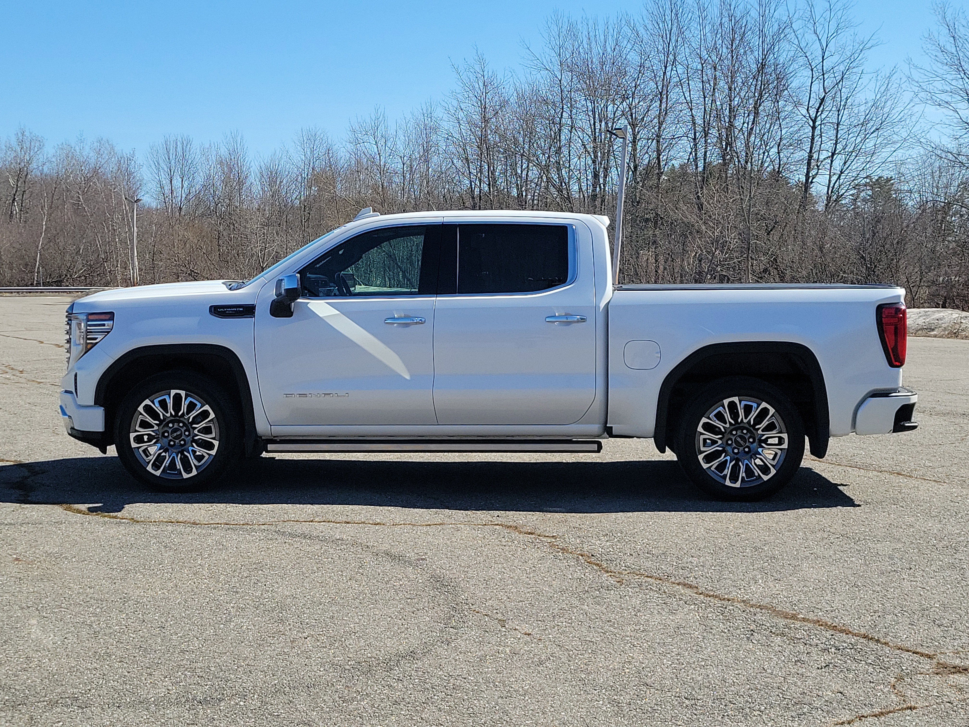 Used 2023 GMC Sierra 1500 Denali Ultimate AWD/4WD image 8
