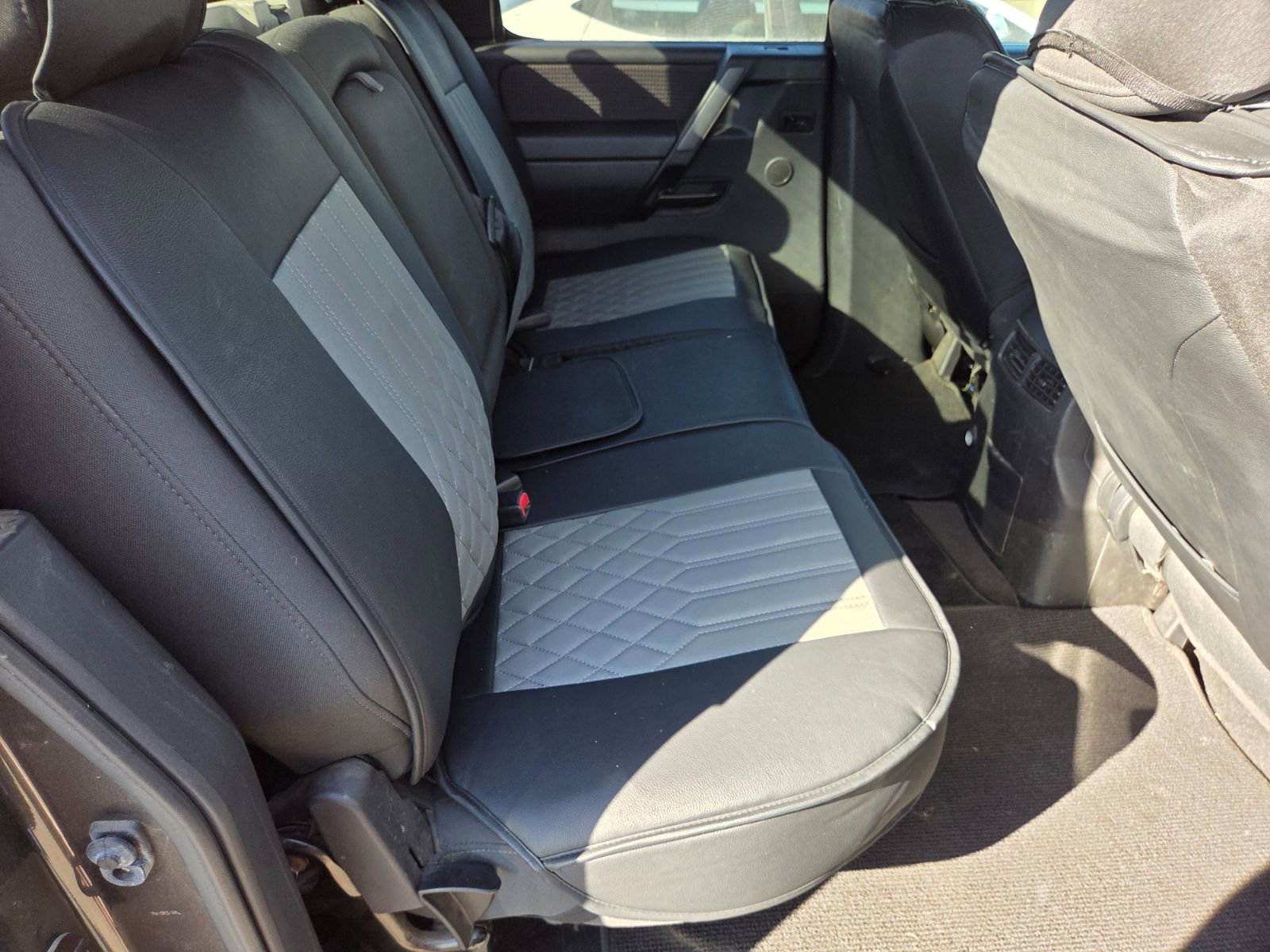 Used 2011 Nissan Titan SV w/ SV Premium Utility Pkg image 11