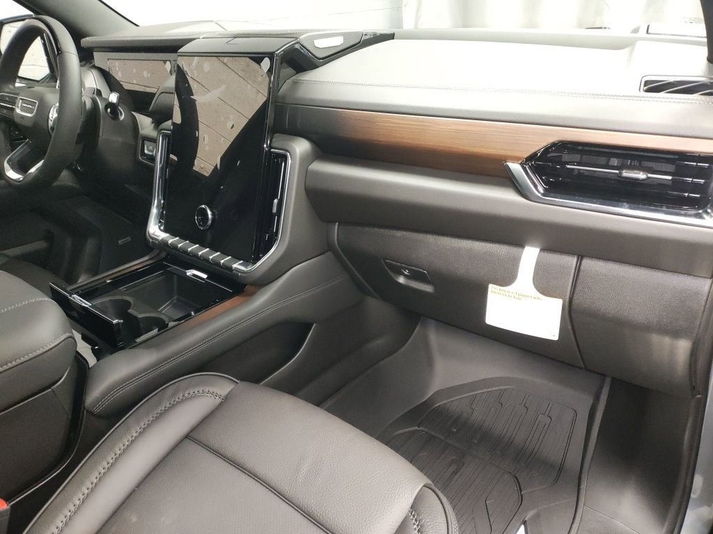 New 2026 GMC Yukon Denali w/ Denali Reserve Package image 8