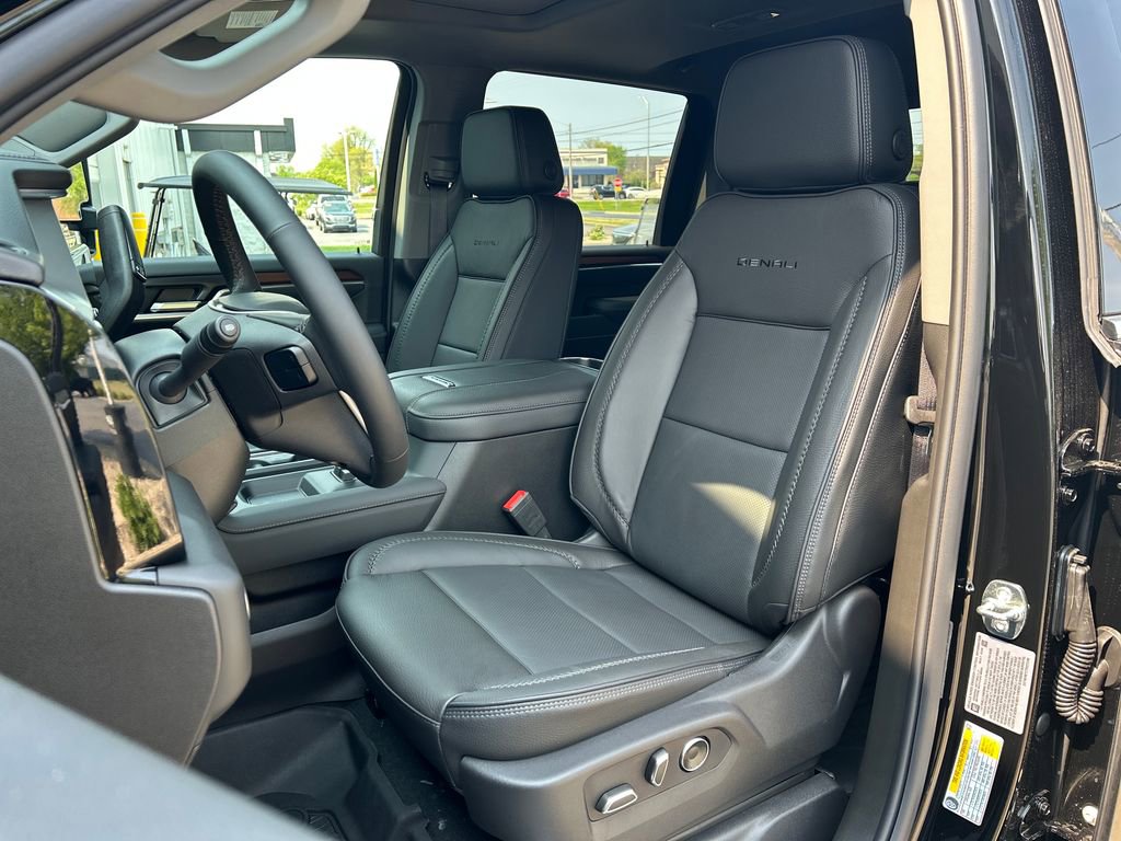 New 2026 GMC Sierra 2500 Denali w/ Denali Reserve Package AWD/4WD image 17