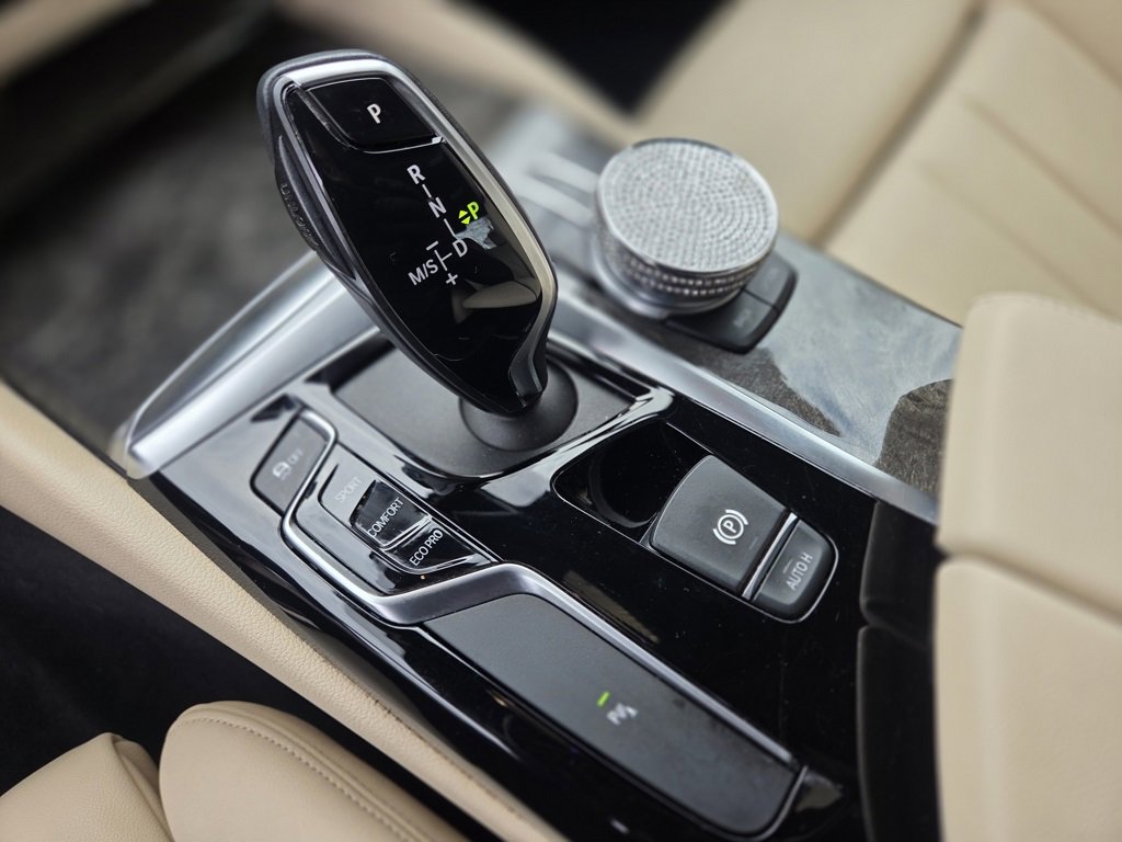 Used 2019 BMW 530i xDrive w/ Convenience Package image 17