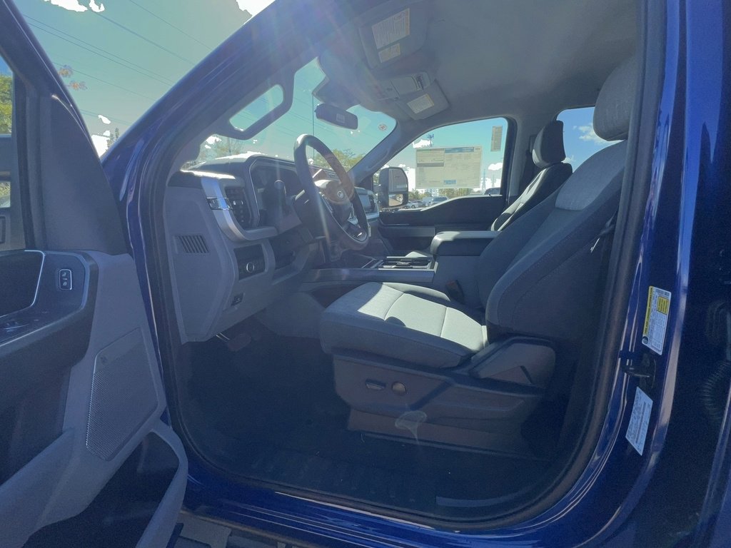 New 2026 Ford F250 XLT w/ XLT Premium Package AWD/4WD image 10