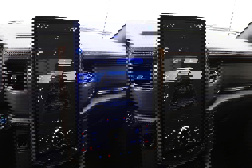 Used 2023 Ford F150 Lightning Lariat image 26