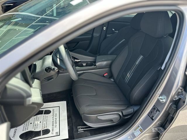 Used 2023 Hyundai Elantra Blue FWD image 12