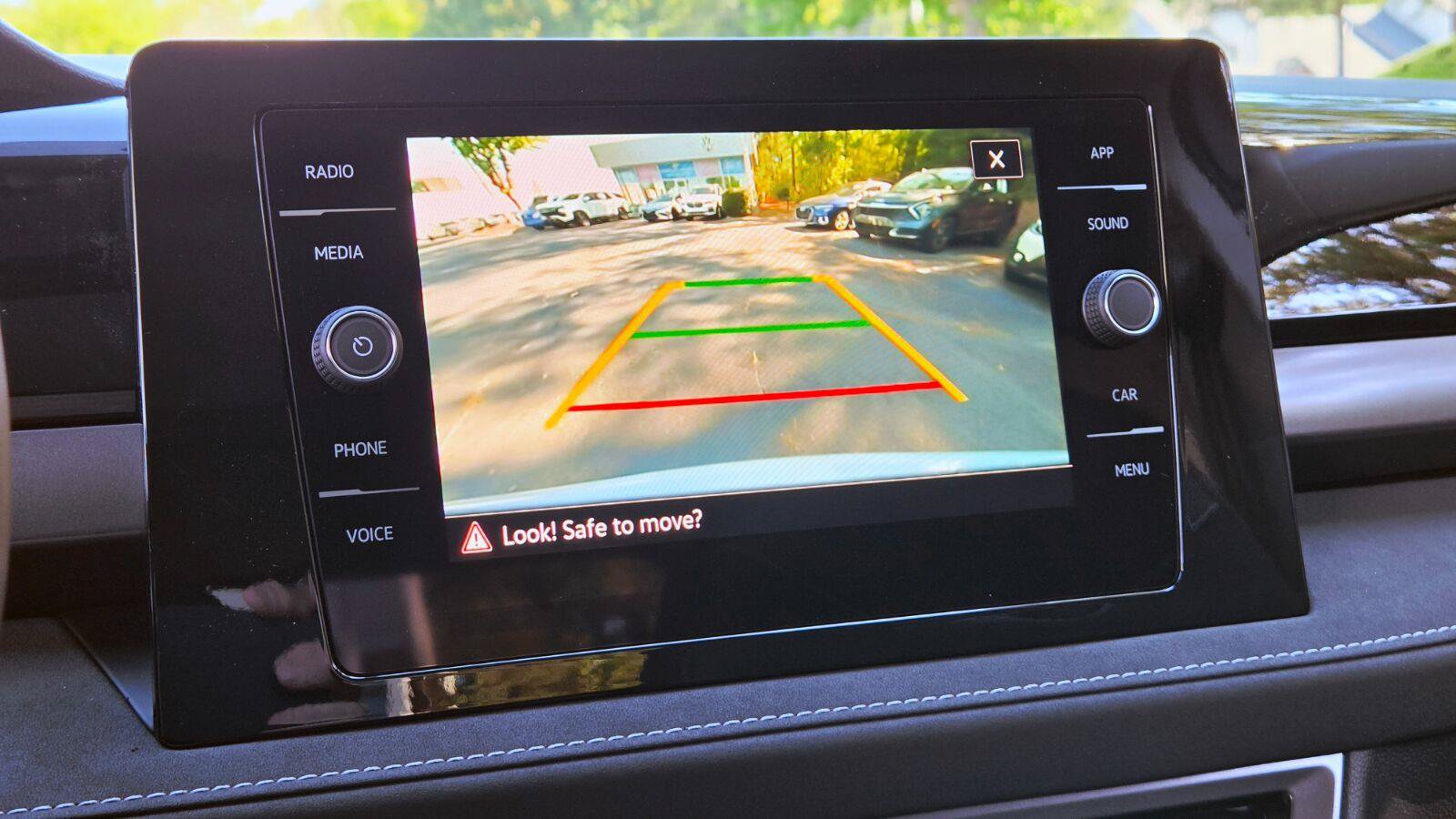 New 2027 Volkswagen Taos SE FWD image 32