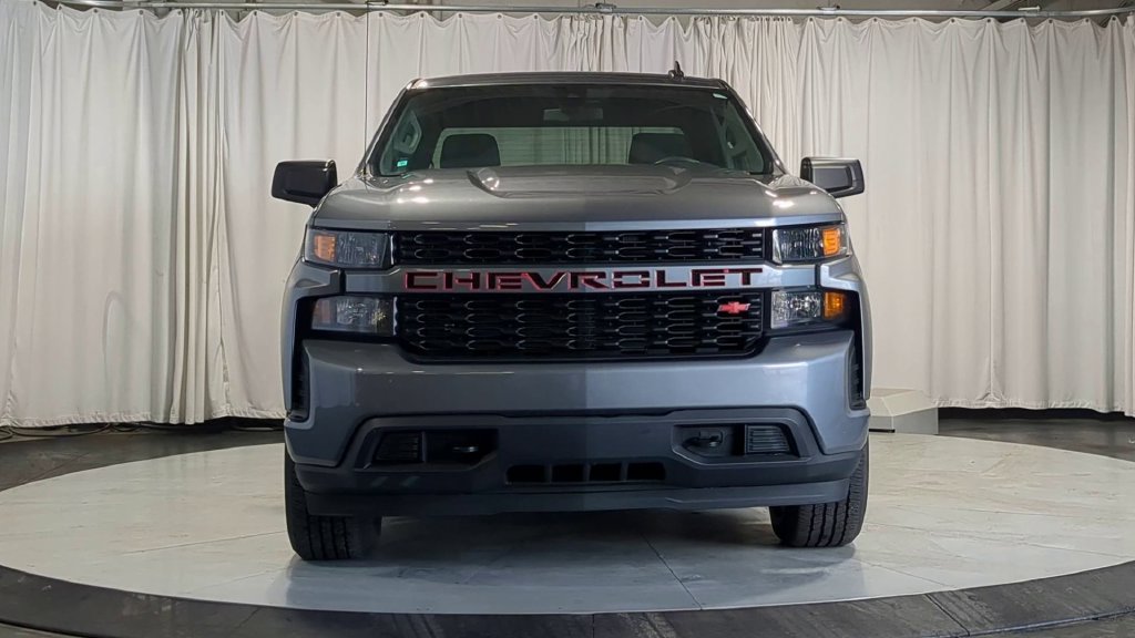 Used 2021 Chevrolet Silverado 1500 Custom w/ Safety Confidence Package AWD/4WD image 3