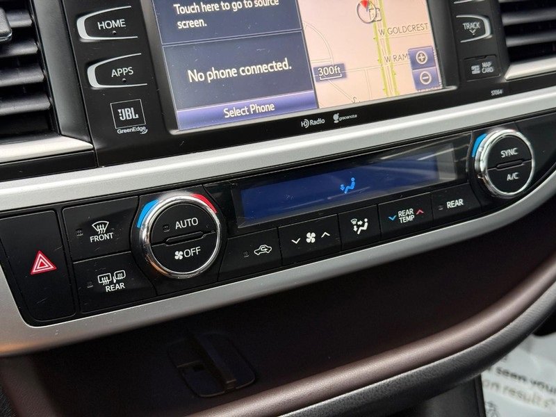 Used 2015 Toyota Highlander Limited Platinum image 31
