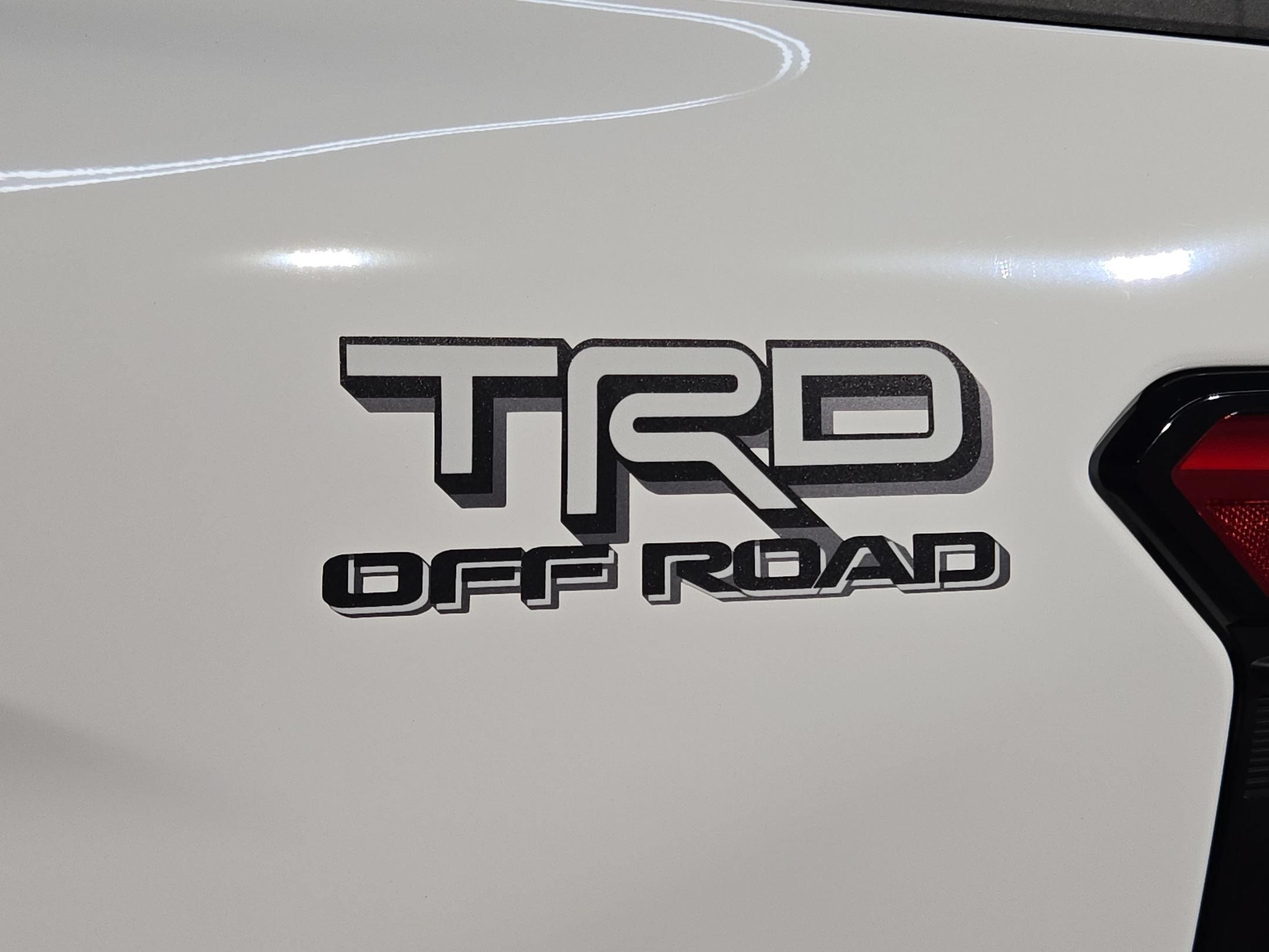 Certified 2025 Toyota Tacoma TRD Off-Road AWD/4WD image 37