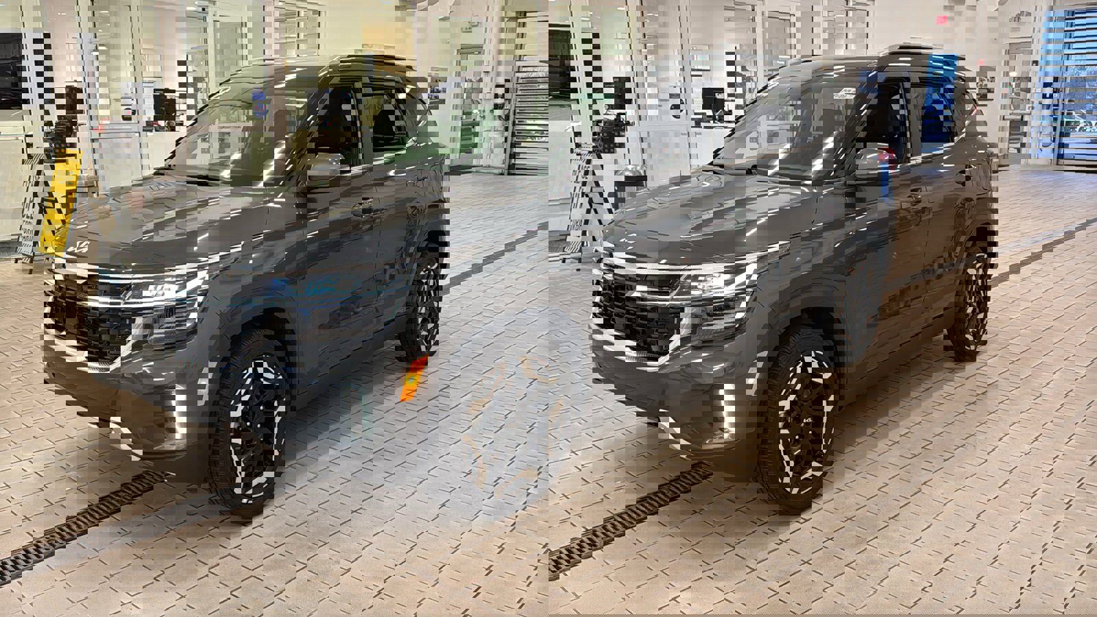 Used 2024 Kia Seltos SX w/ SX Sunroof Package image 9