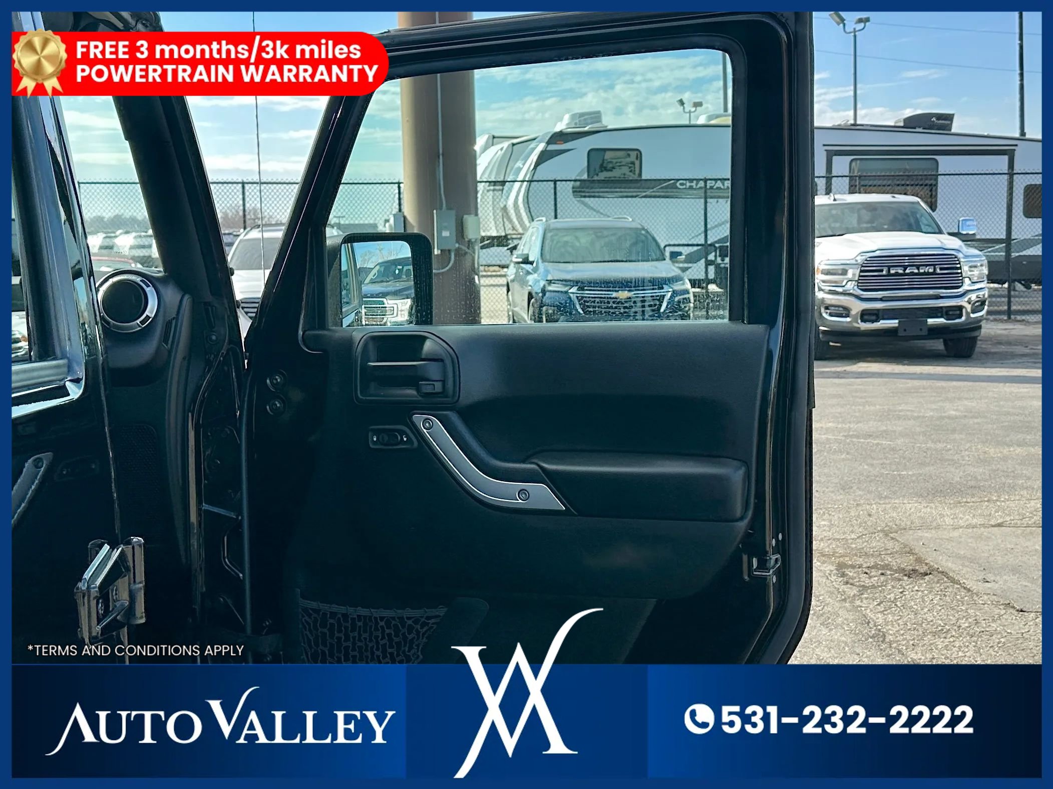 Used 2018 Jeep Wrangler Unlimited Sahara w/ Connectivity Group image 16