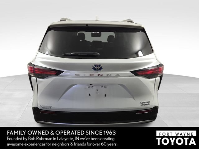 Used 2023 Toyota Sienna Limited FWD image 8