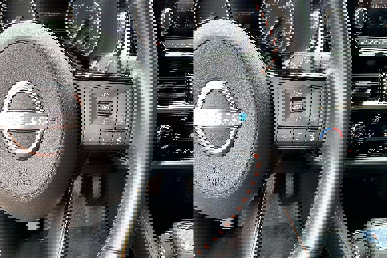 Used 2023 Nissan Pathfinder Rock Creek AWD/4WD image 23