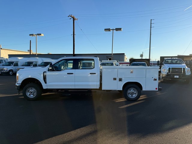New 2026 Ford F250 XL w/ XL Chrome Package image 4