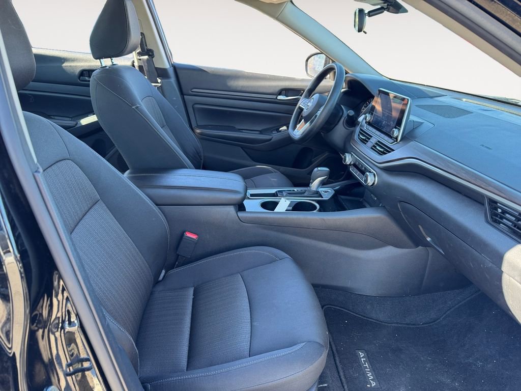 Used 2024 Nissan Altima 2.5 SV image 15