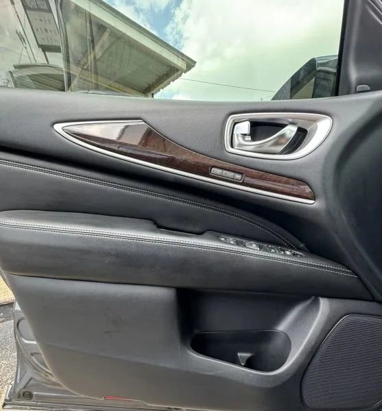 Used 2017 INFINITI QX60 FWD w/ Deluxe Technology Package image 19