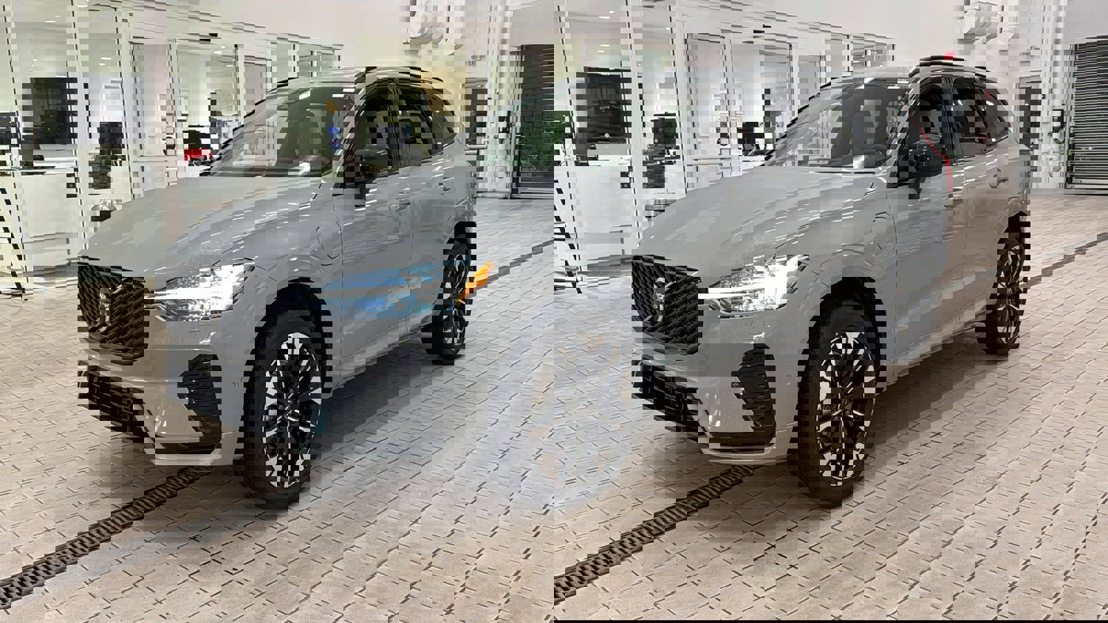 New 2026 Volvo XC60 T8 Plus w/ Protection Package Premier image 9