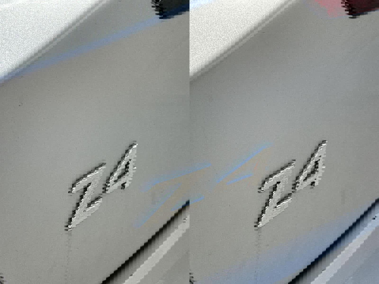 Used 2004 BMW Z4 2.5i image 12