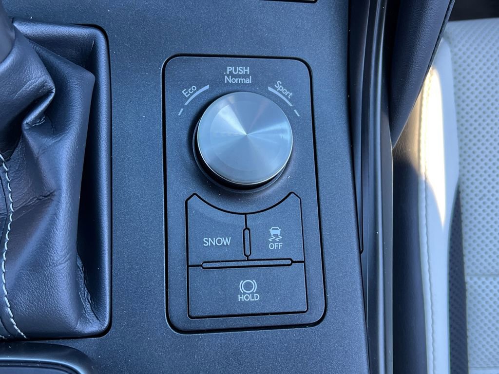 Certified 2025 Lexus IS 350 F Sport image 28