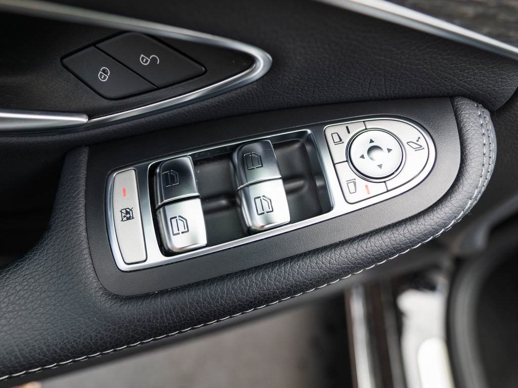 Used 2019 Mercedes-Benz C 300 Sedan image 22