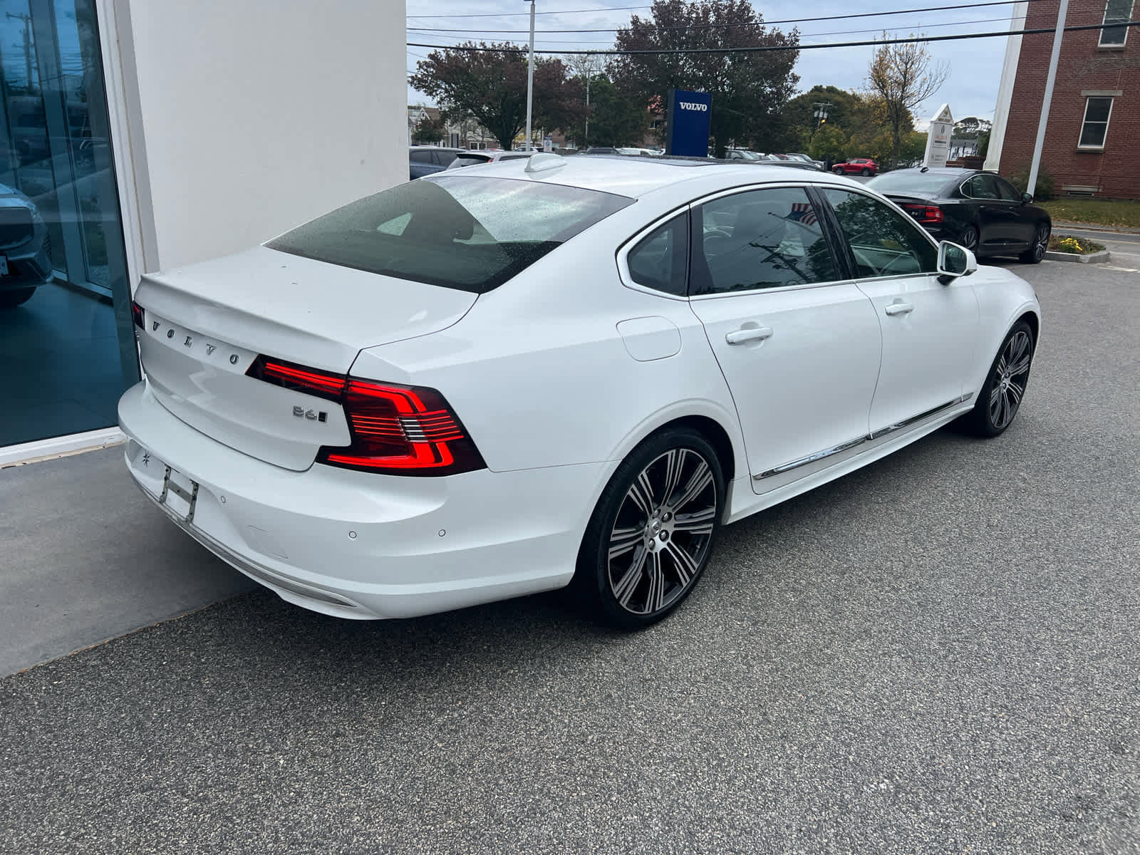 Certified 2022 Volvo S90 B6 Inscription w/ Advanced Package image 7