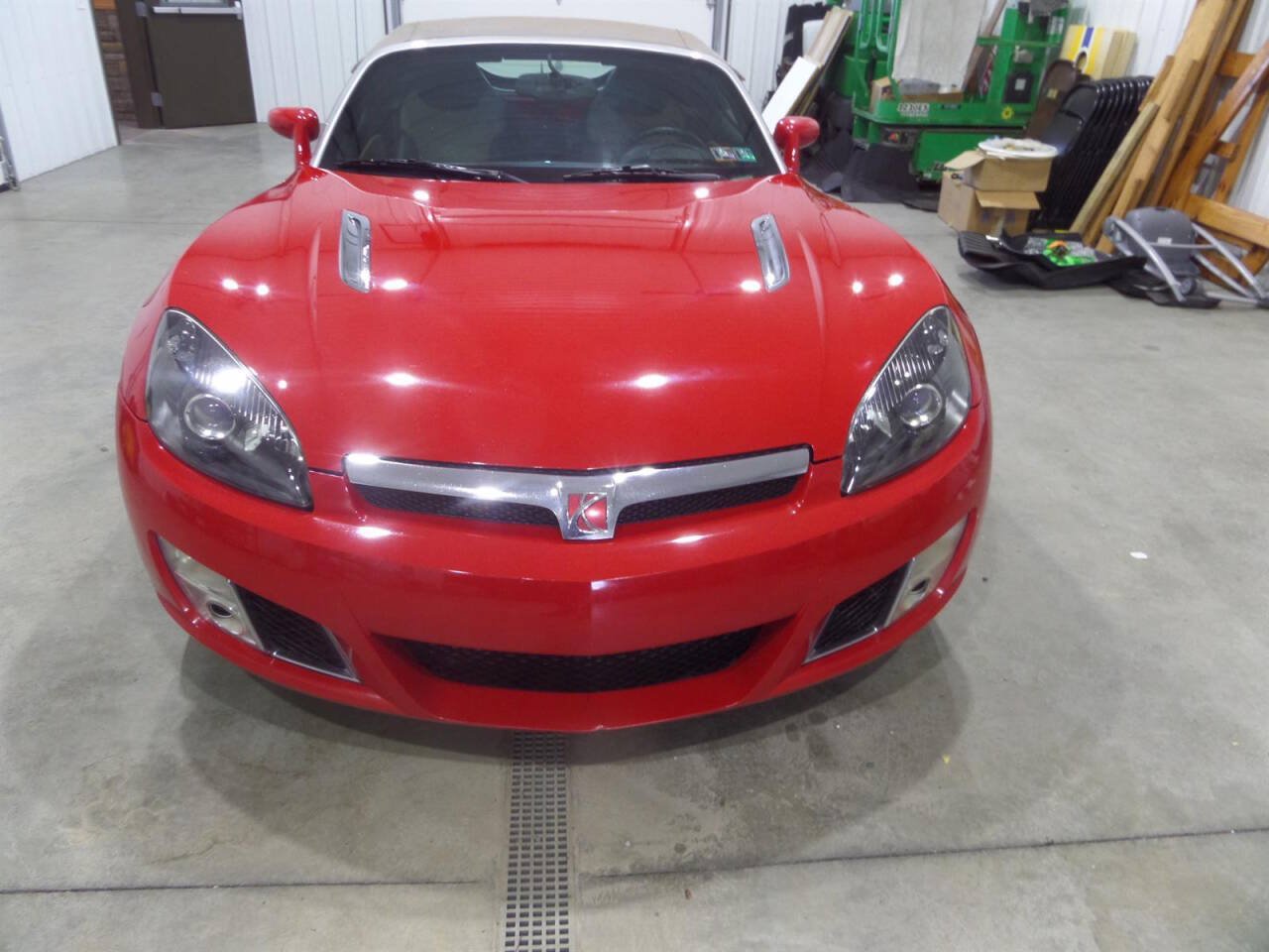 Used 2007 Saturn Sky Red Line RWD image 2