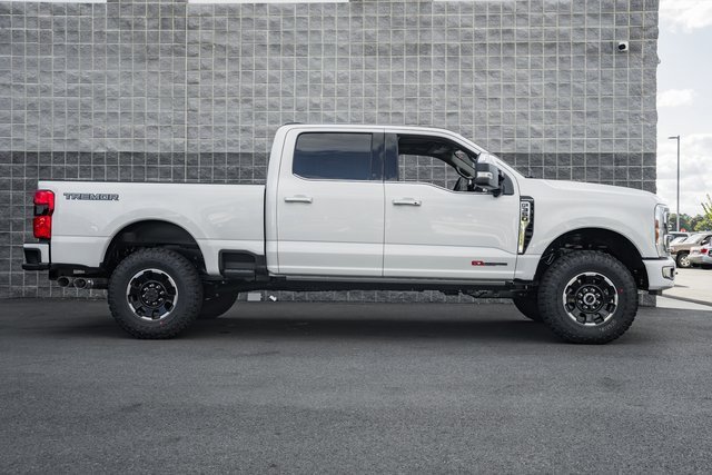 New 2026 Ford F350 4x4 Crew Cab Super Duty image 4