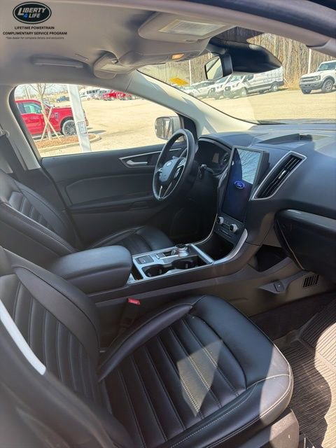 Used 2023 Ford Edge SEL w/ Convenience Package image 7