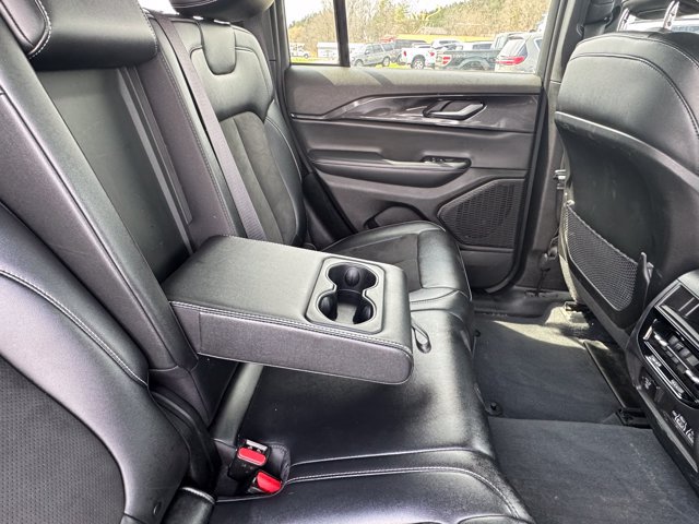 Used 2023 Jeep Grand Cherokee Altitude AWD/4WD image 16