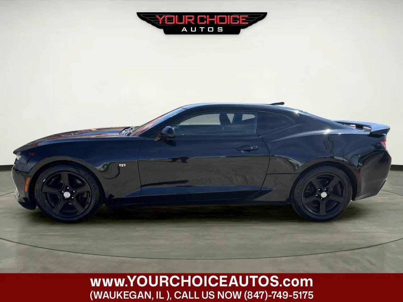 Used 2017 Chevrolet Camaro LT RWD image 2