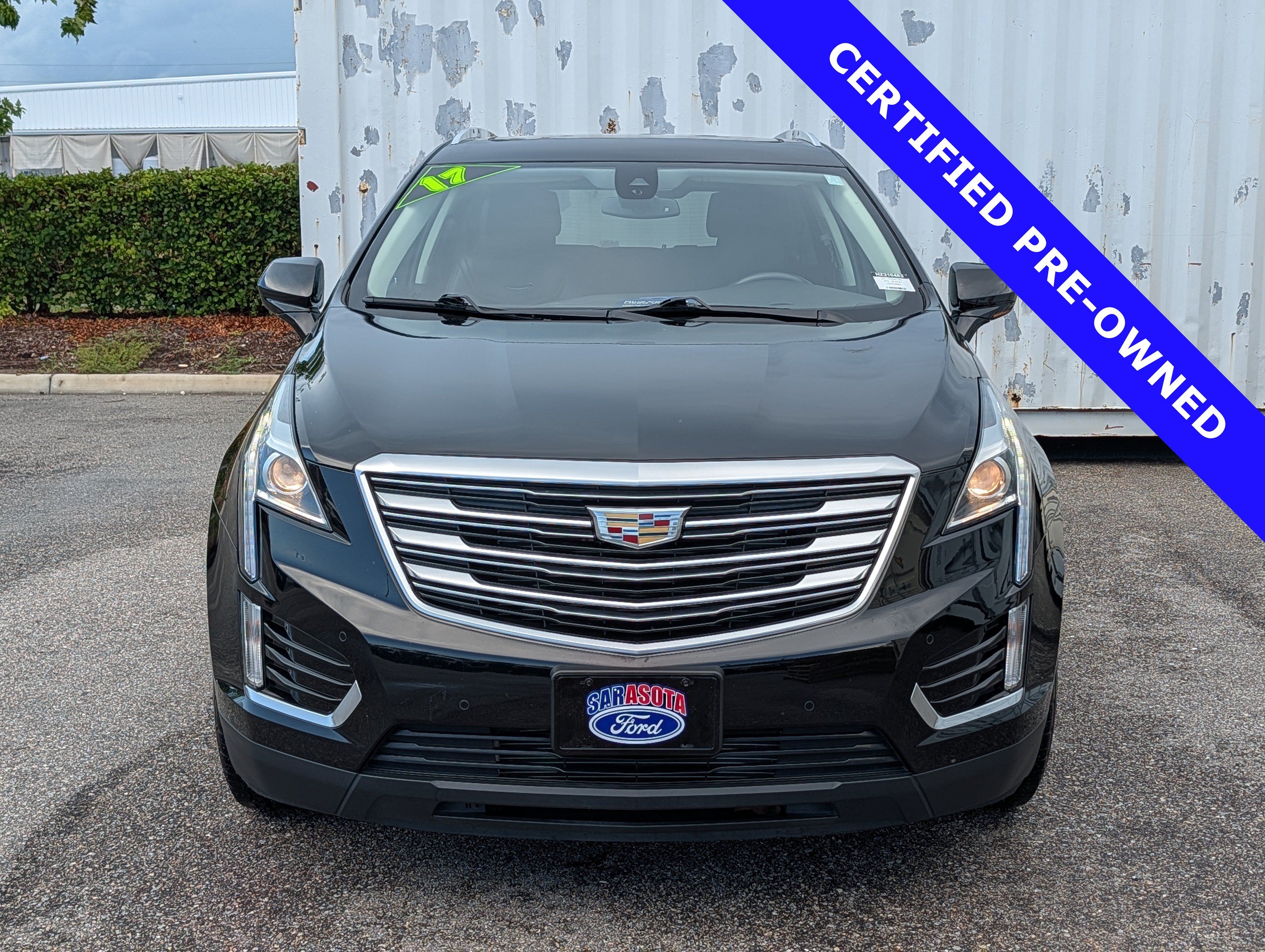 Used 2017 Cadillac XT5 Luxury w/ Driver Awareness Package FWD image 8