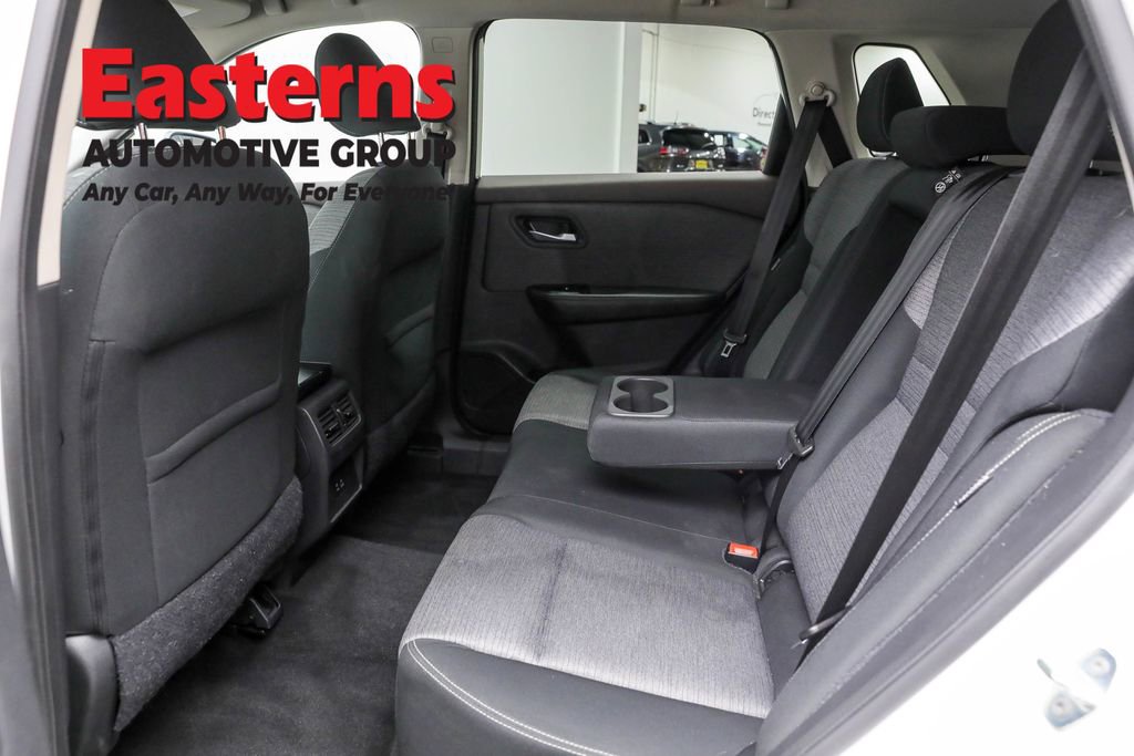 Used 2022 Nissan Rogue SV image 21