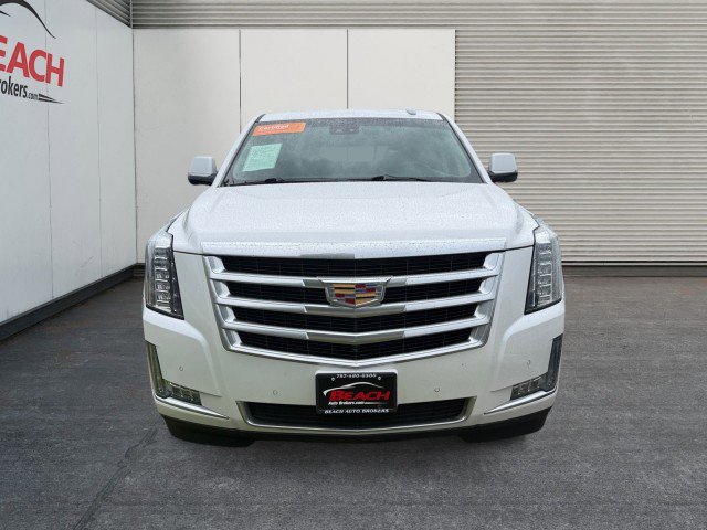 Used 2019 Cadillac Escalade Luxury image 3