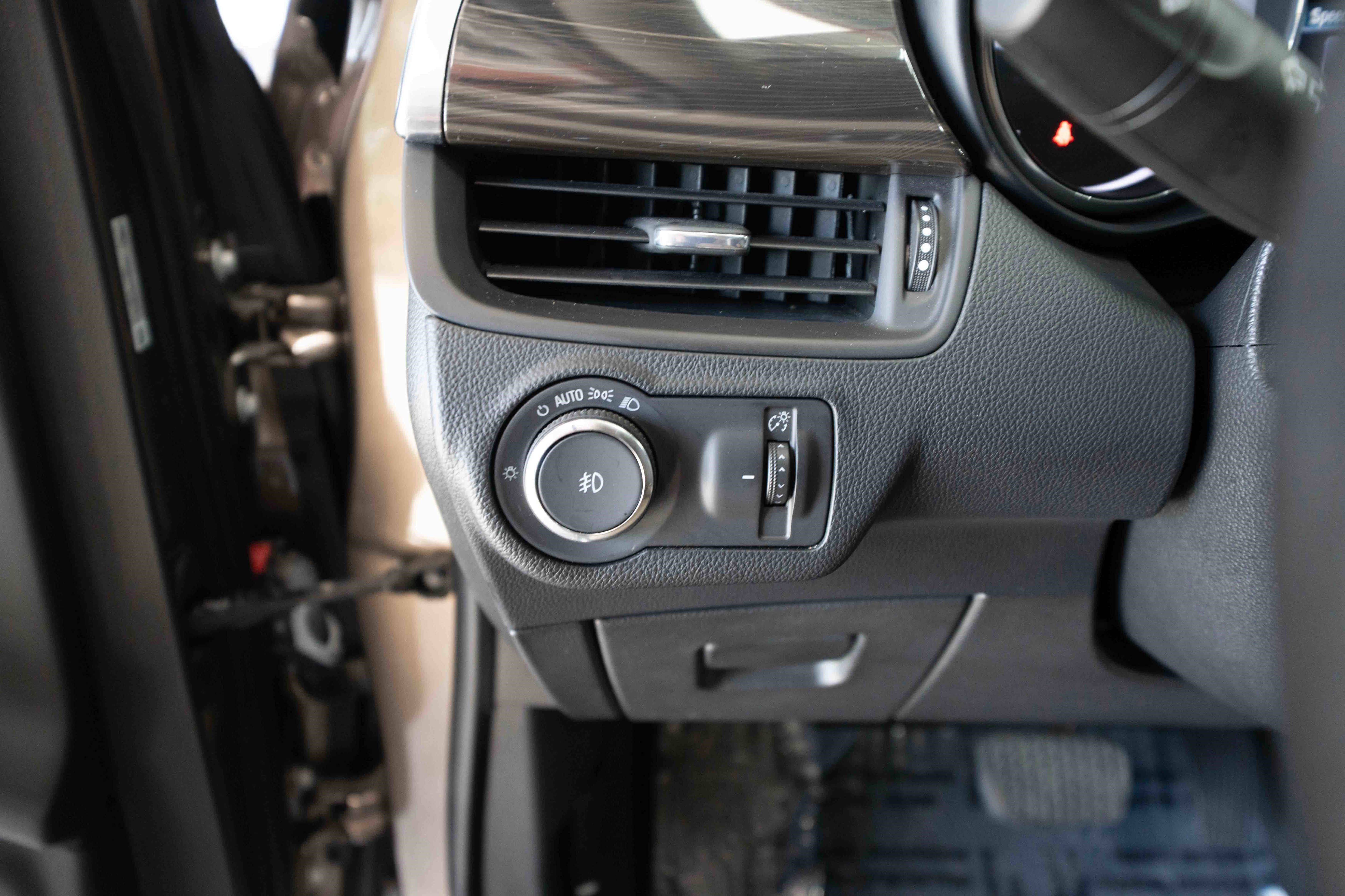 Used 2019 Buick Envision Preferred FWD image 11