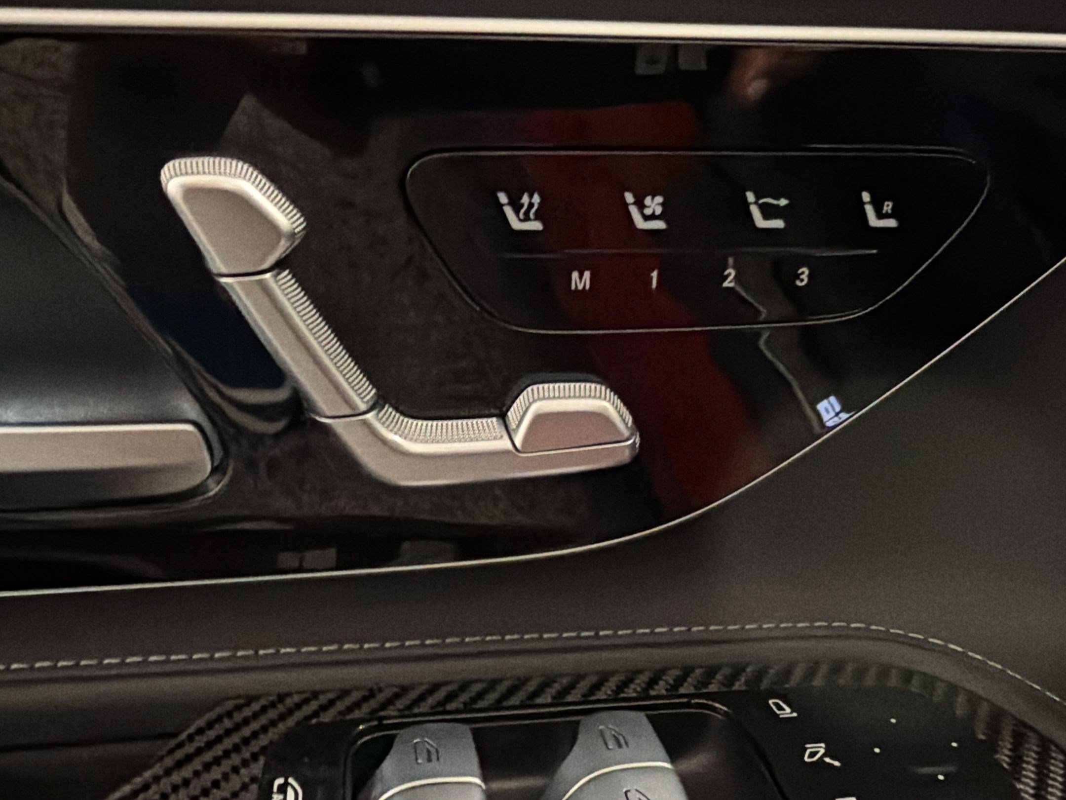 Used 2022 Mercedes-Benz SL 55 AMG 4MATIC w/ AMG Night Package image 18