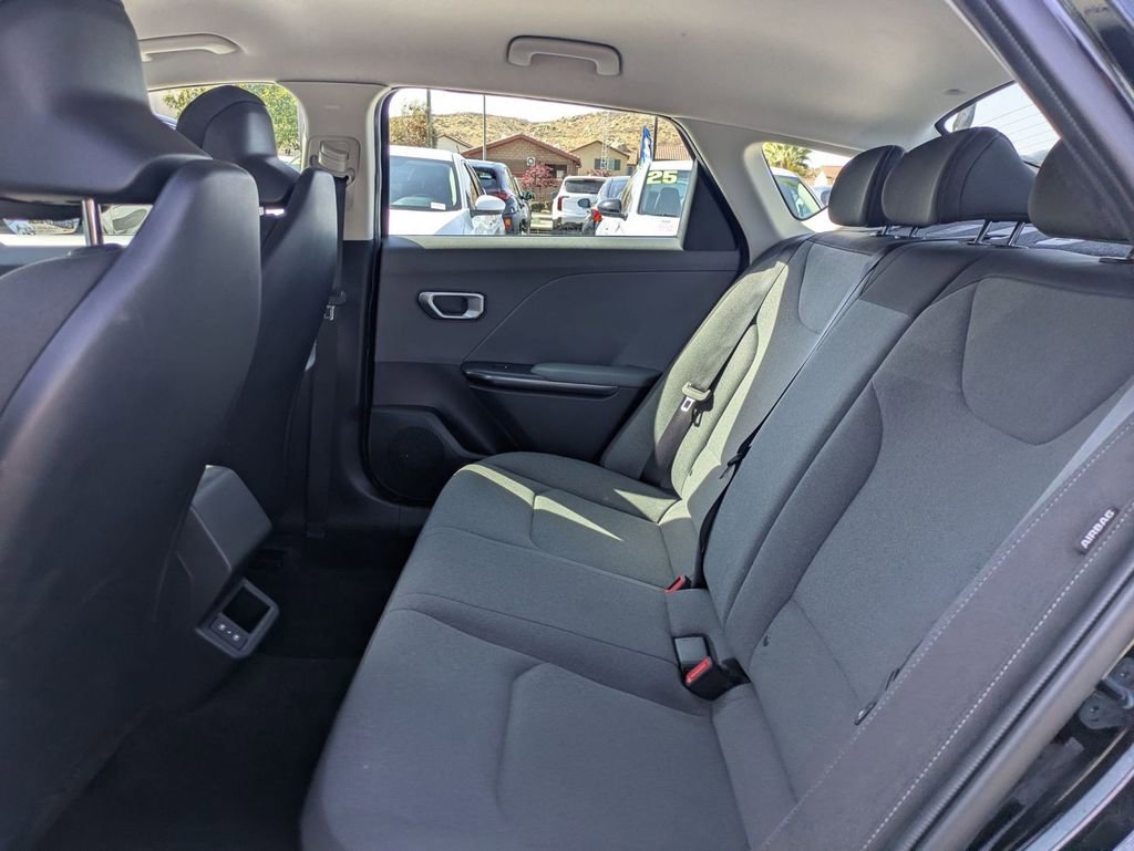 Used 2025 Kia K4 FWD image 27