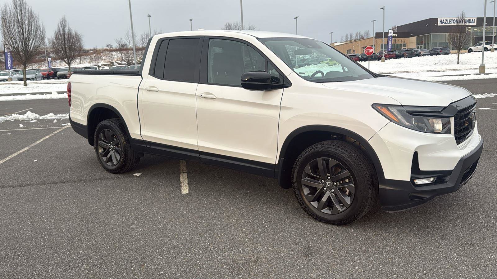 Used 2023 Honda Ridgeline Sport image 2