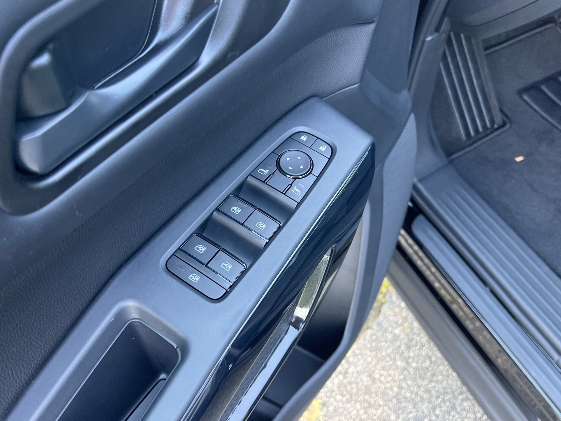 New 2026 Nissan Pathfinder SV FWD image 13