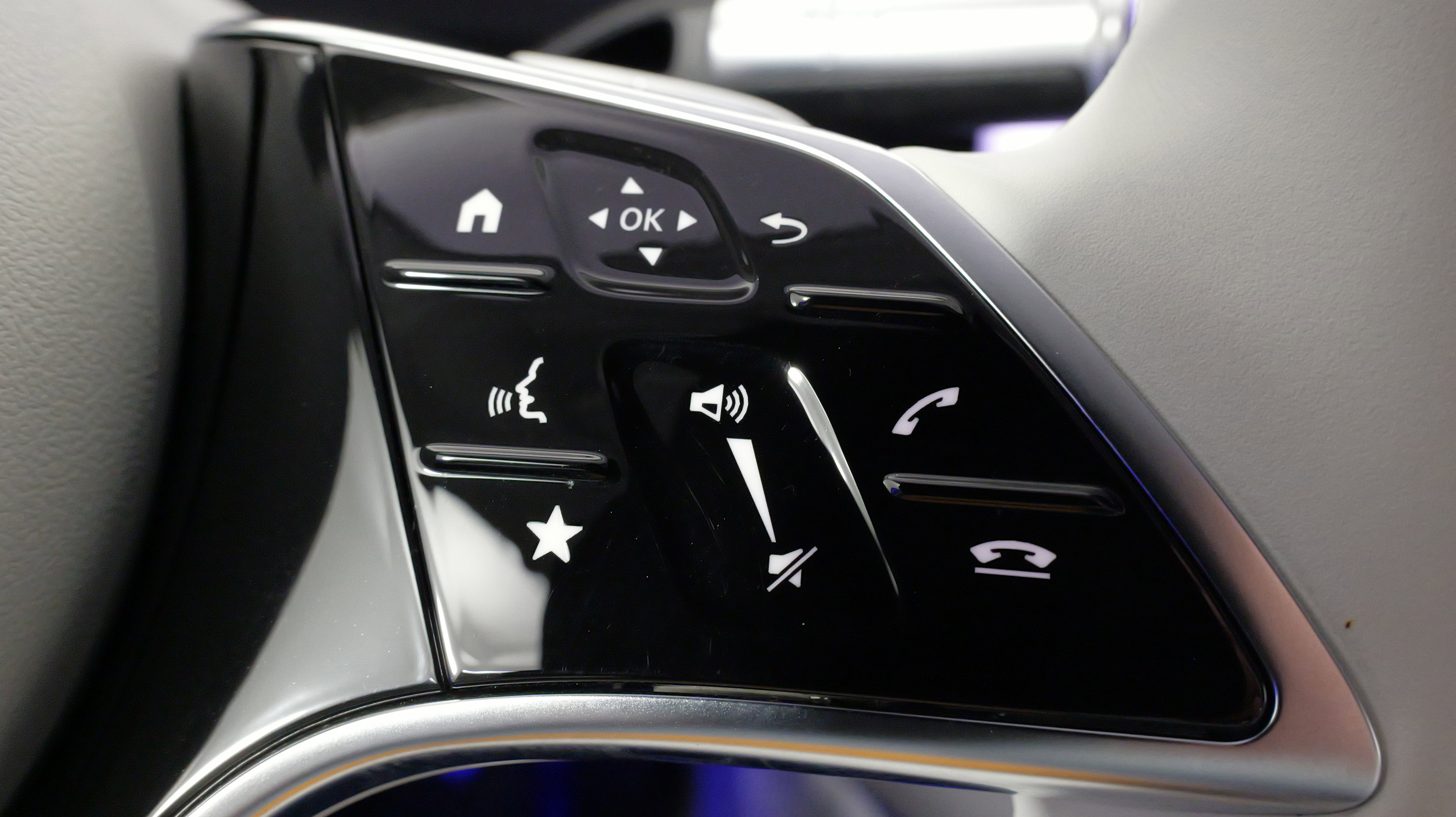 Used 2023 Mercedes-Benz EQS 580 4MATIC Sedan image 48