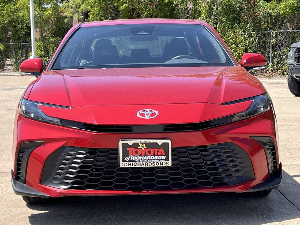 Used 2025 Toyota Camry SE FWD image 7