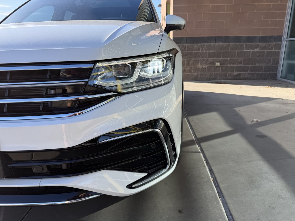 Used 2024 Volkswagen Tiguan SEL R-Line AWD/4WD image 11