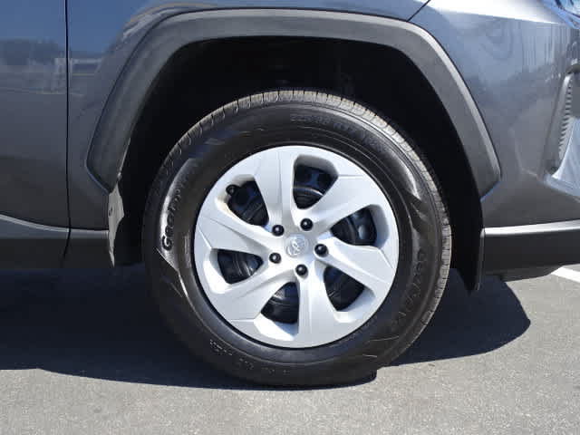 Certified 2025 Toyota RAV4 LE FWD image 8