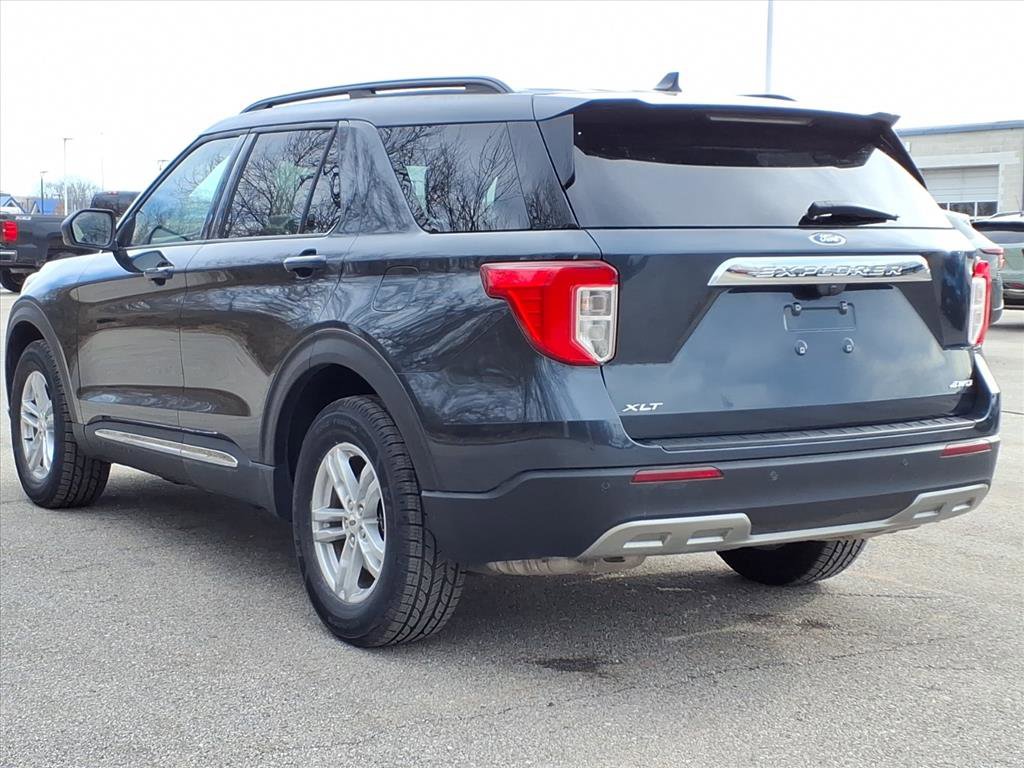 Used 2022 Ford Explorer XLT w/ Equipment Group 202A image 5