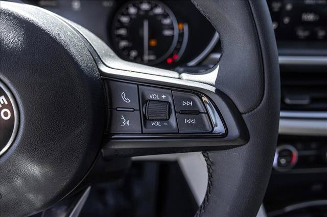Used 2020 Alfa Romeo Stelvio Ti AWD/4WD image 14