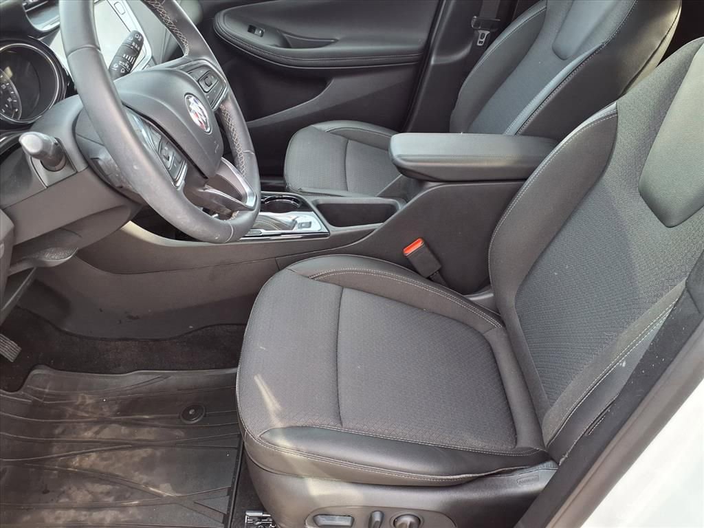 Certified 2023 Buick Encore GX Select w/ Sport Touring Package image 5