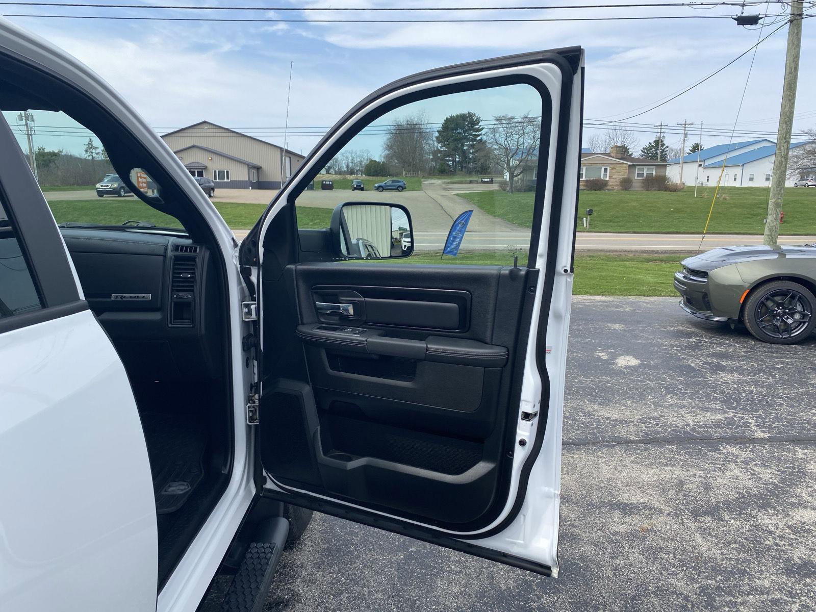 Used 2018 RAM 1500 Rebel w/ Luxury Group image 34