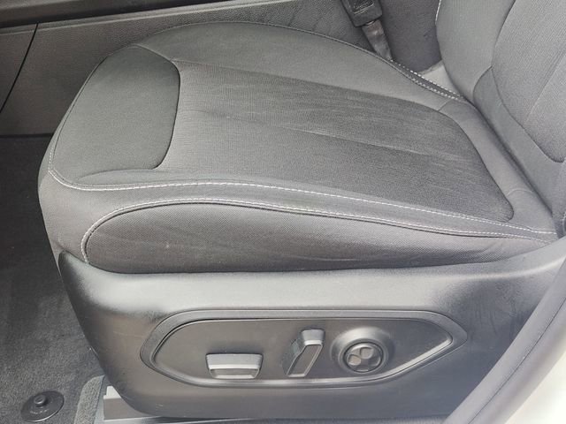 Certified 2025 Jeep Grand Cherokee Laredo w/ Luxury Tech Group I RWD image 22