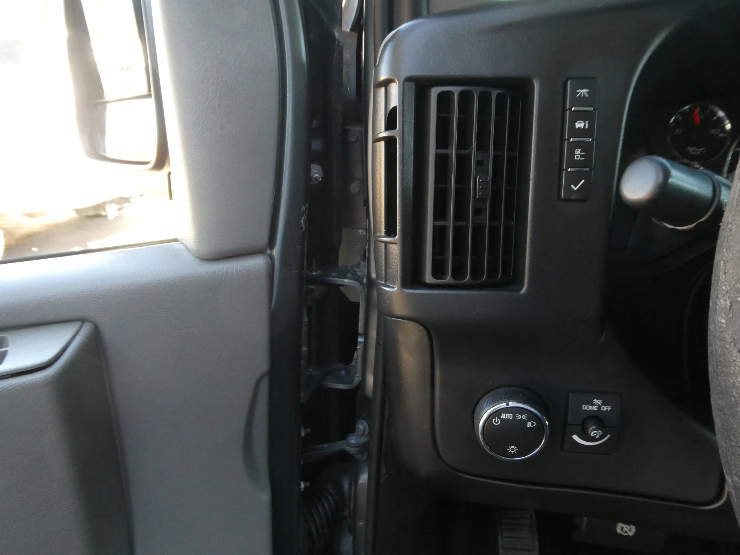 Used 2014 Chevrolet Express 1500 LS image 15